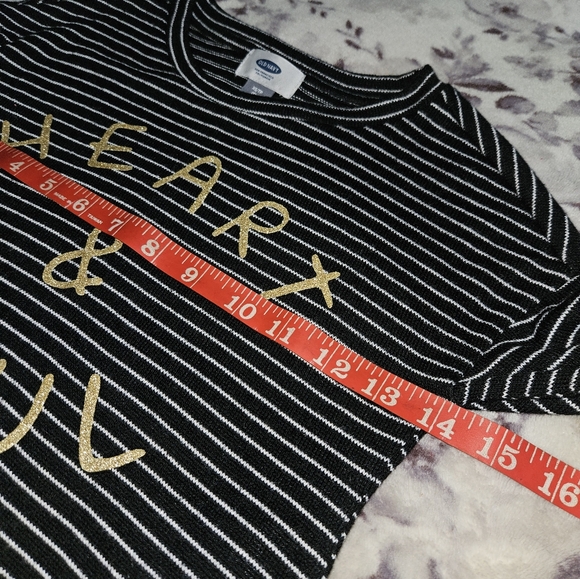 ⚠️Free bundle item- striped shirt - Picture 4 of 7